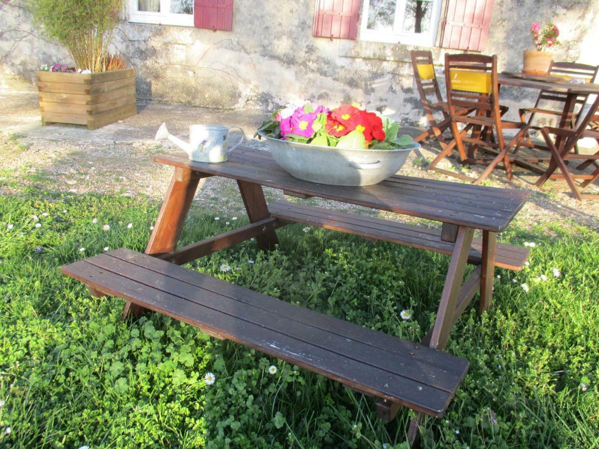 Logis De Bois Roche Villa Saint-Bonnet-sur-Gironde Luaran gambar