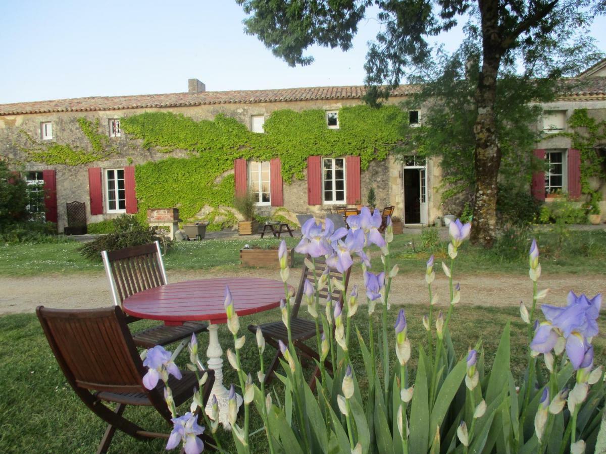 Logis De Bois Roche Villa Saint-Bonnet-sur-Gironde Luaran gambar